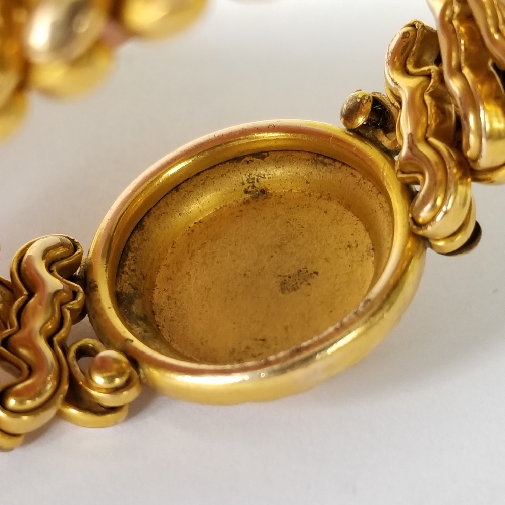 Relisted - antique locket expansion bracelet gold tone - Picture 12 of 15